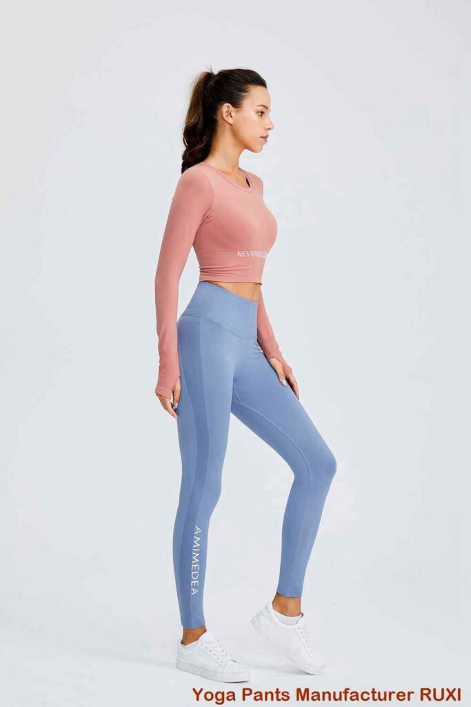 Short d'entraînement bleu marine pour hommes et femmes