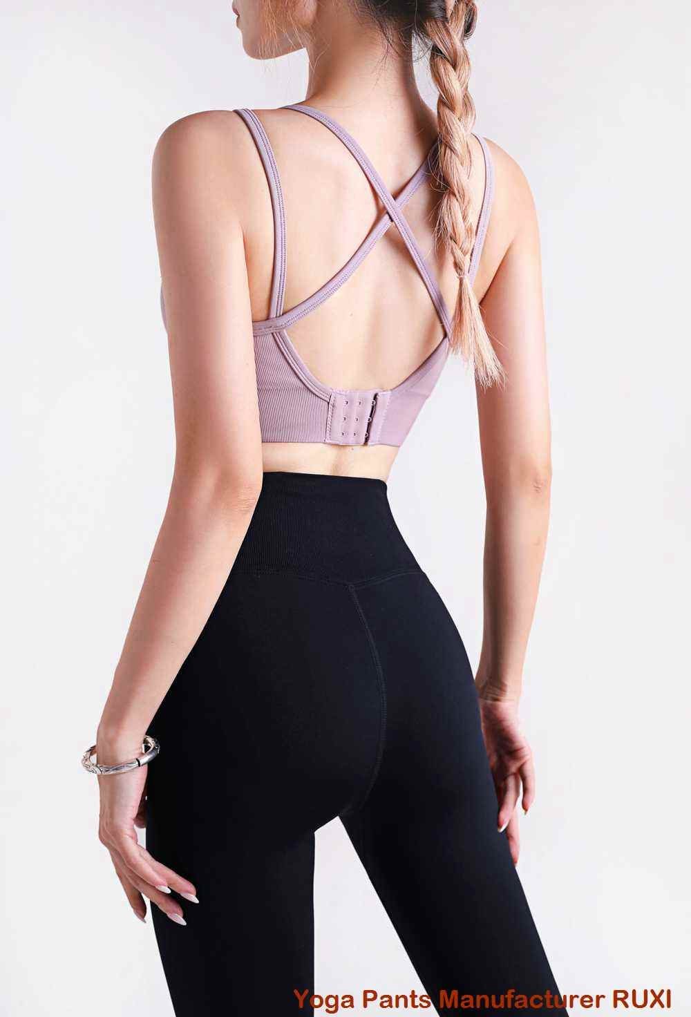 Short de sport pour femme avec poches coupe confortable Short de sport pour femme avec poches coupe confortable