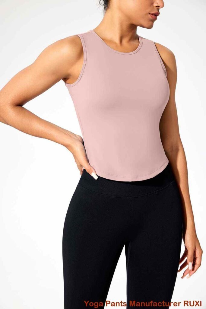 Pantalon de yoga évasé blanc parfait pour l'entraînement
