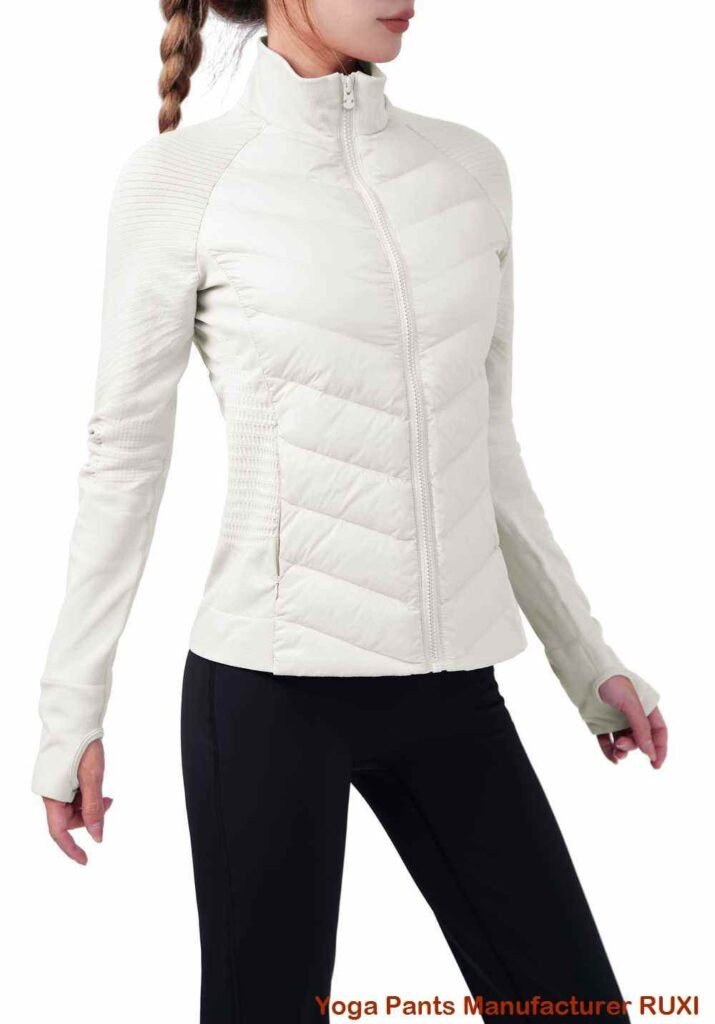 pantalon de travail qui ressemble à un pantalon de yoga