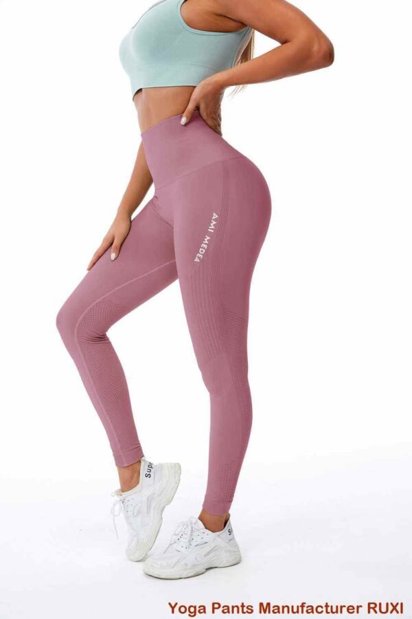 Haut d'entraînement pour femmes avec soutien gorge intégré