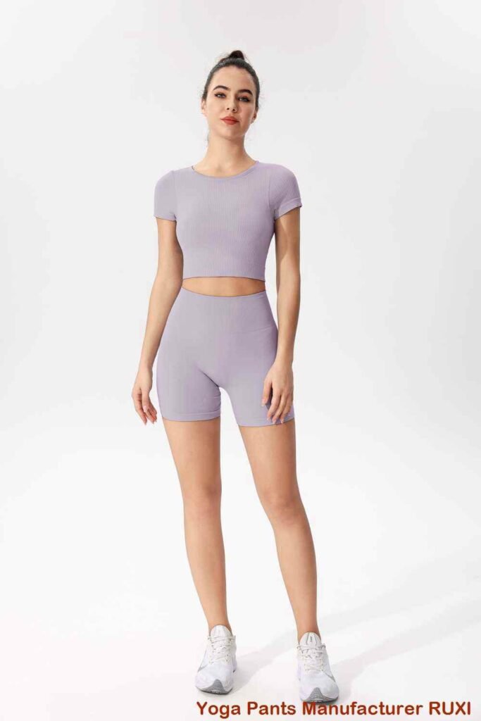 Short de yoga confortable doux extensible et respirant