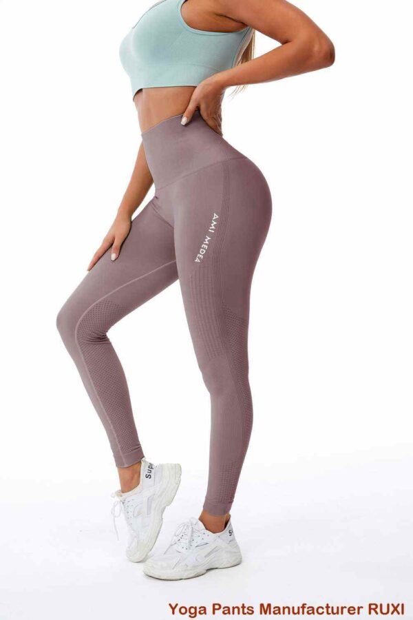 soutien-gorge croisé dans le dos pour poitrine généreuse