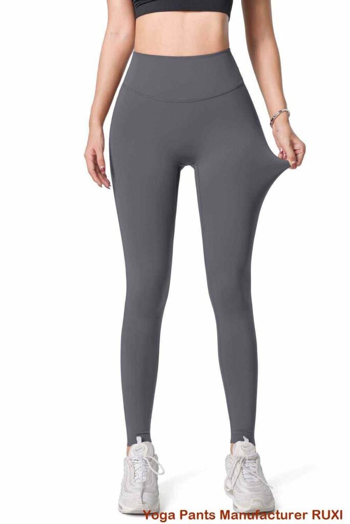 Leggings de sport noirs unis confortables et élégants Ruxi